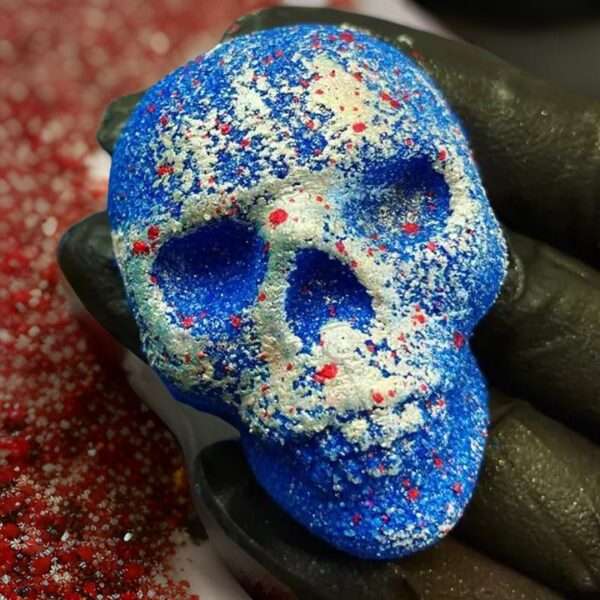 Magic Blue Skull Bath Bomb – Fizzy & Refreshing Scent - Image 2