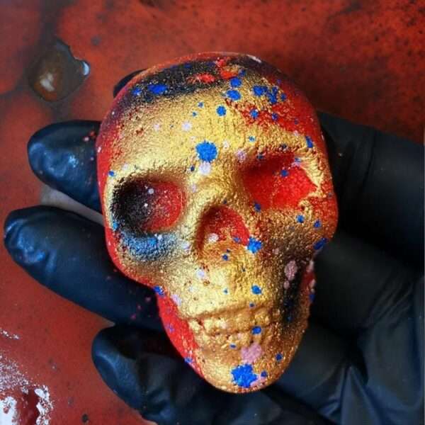 Magic Red Skull Bath Bomb – Spooky Fizz & Floral Scent - Image 2