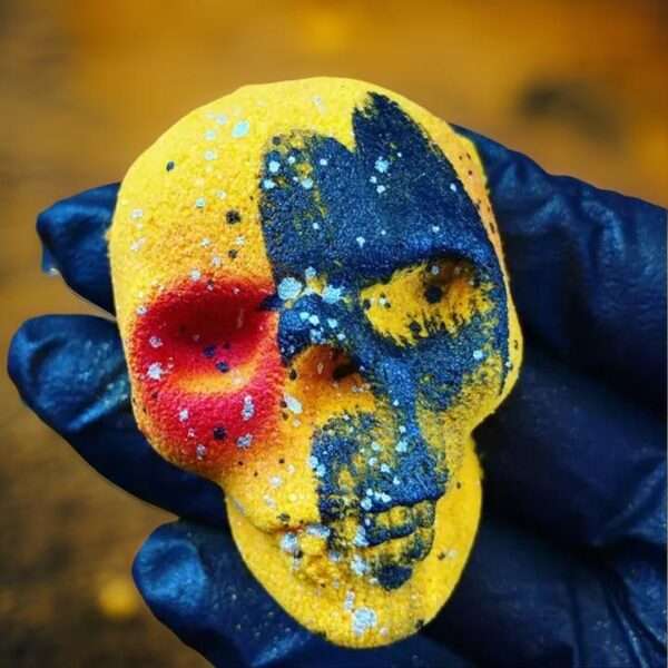 Magic Yellow Skull Bath Bomb – Bright Fizz & Citrus Burst - Image 2